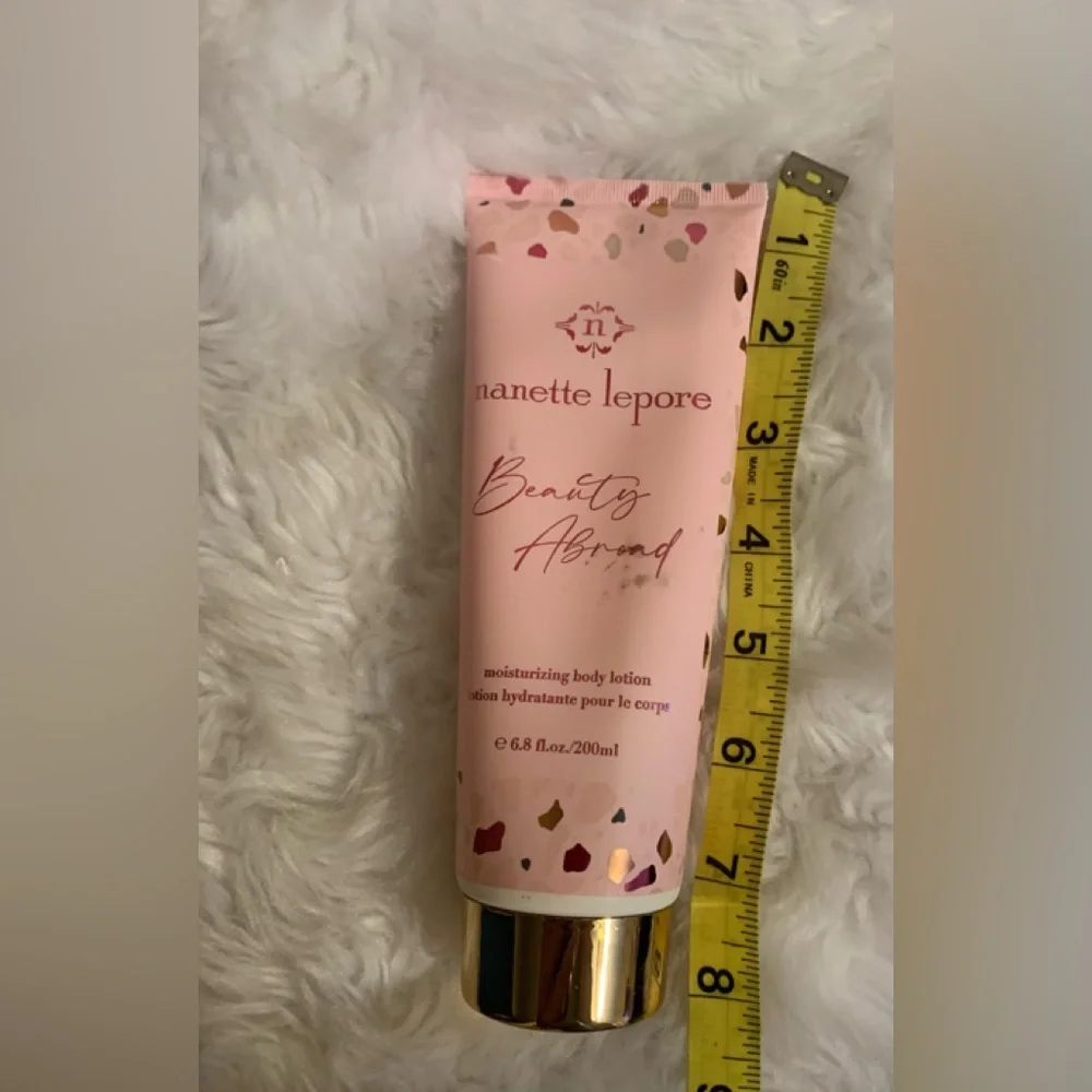NANETTE LEPORE 6.8 oz. Beauty Abroad body lotion (sealed) New unopened